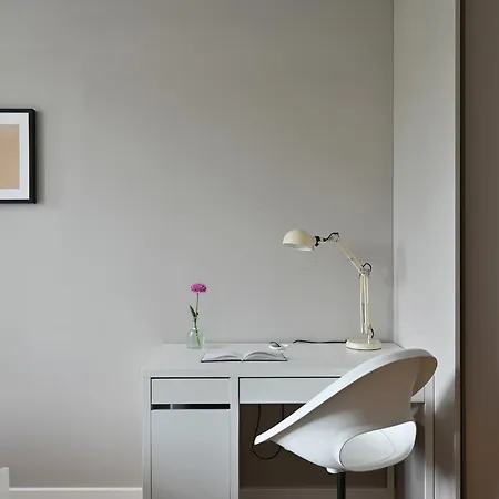& Modern 2bdrm