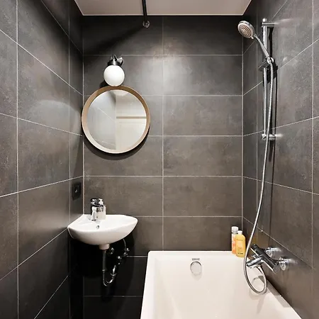 & Modern 2bdrm