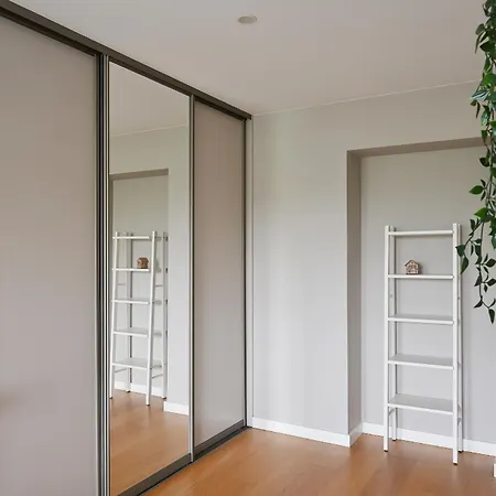 & Modern 2bdrm