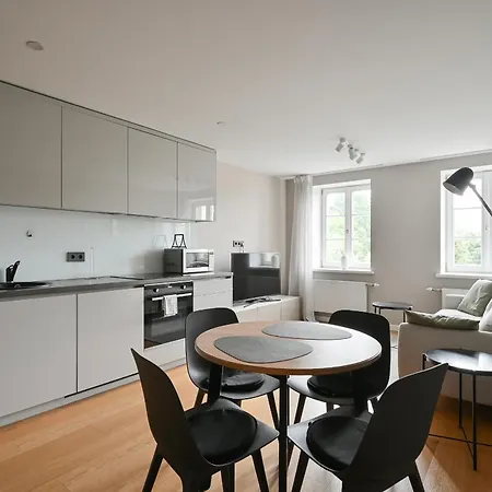 & Modern 2bdrm * Riga