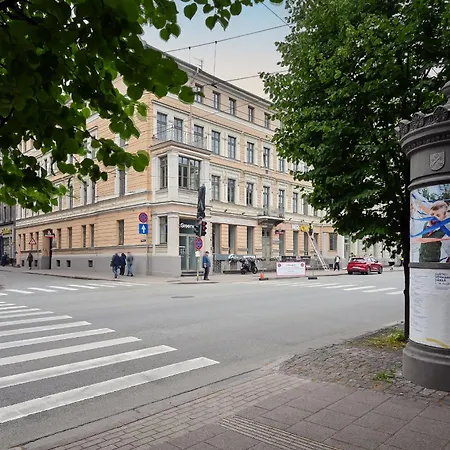 & Modern 2bdrm Apartment