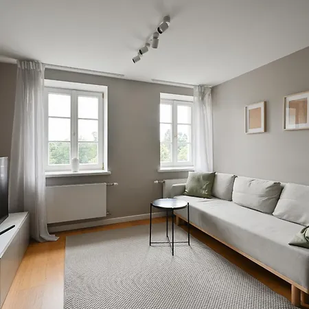 & Modern 2bdrm * Riga