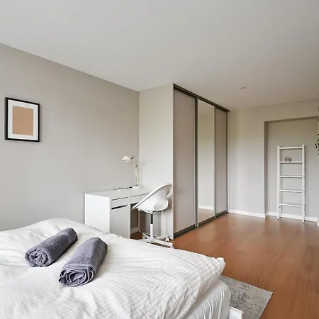 & Modern 2bdrm Riga
